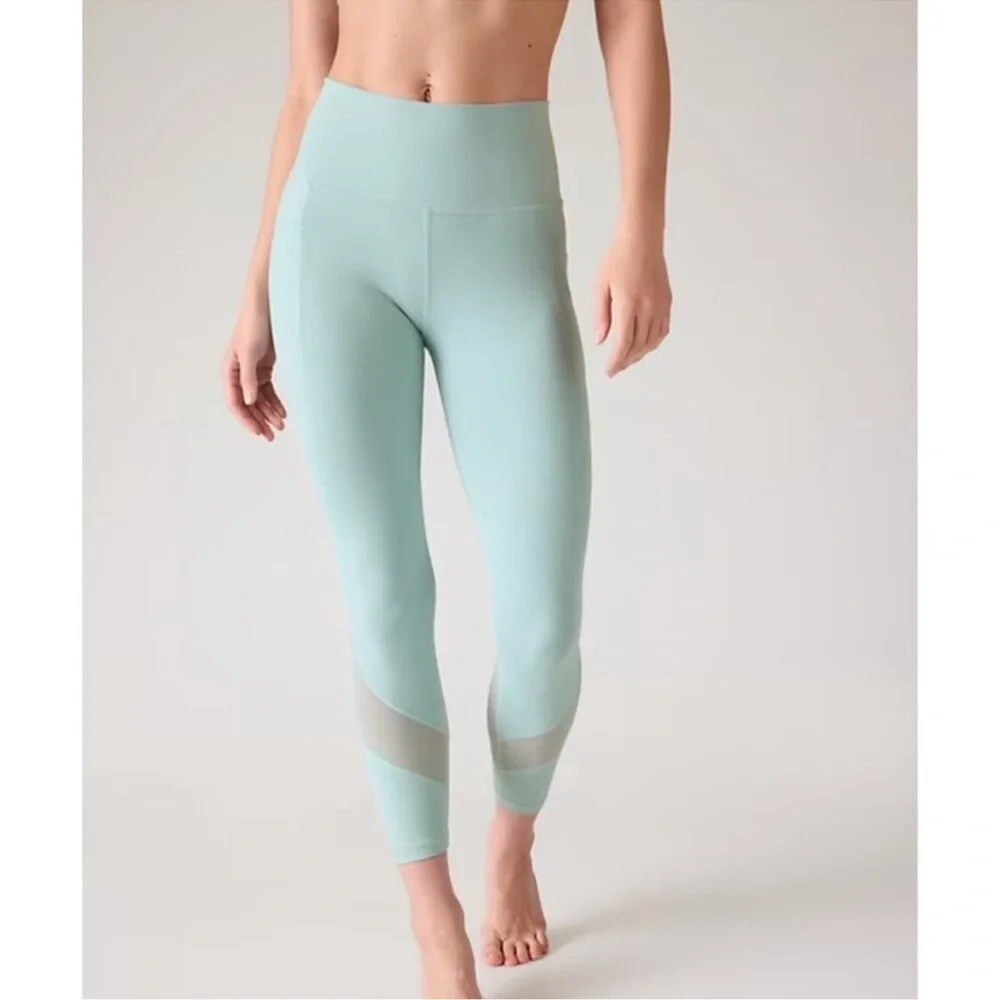 Athleta S SALUTATION STASH HIGH RISE MESH 7/8 TIGHT Small Dawn Blue Exc. Cond. - Picture 1 of 10